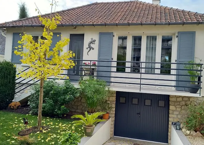 Croix Montoire Apartment Tours