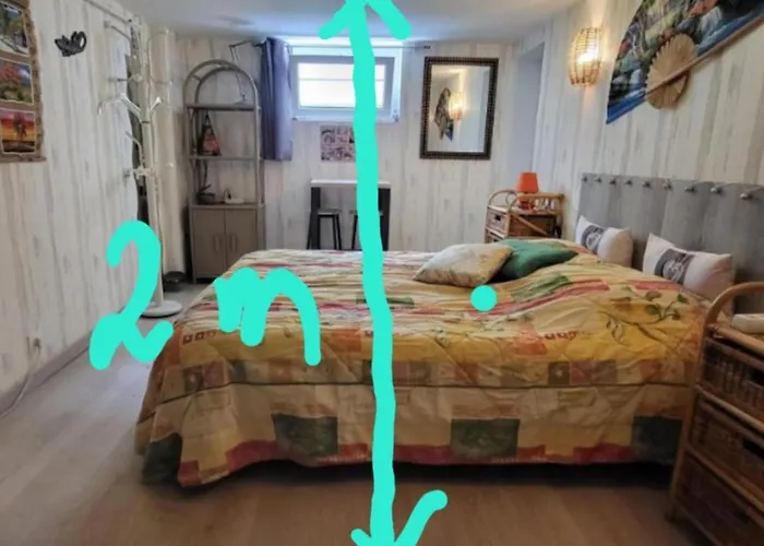 Croix Montoire Apartment *